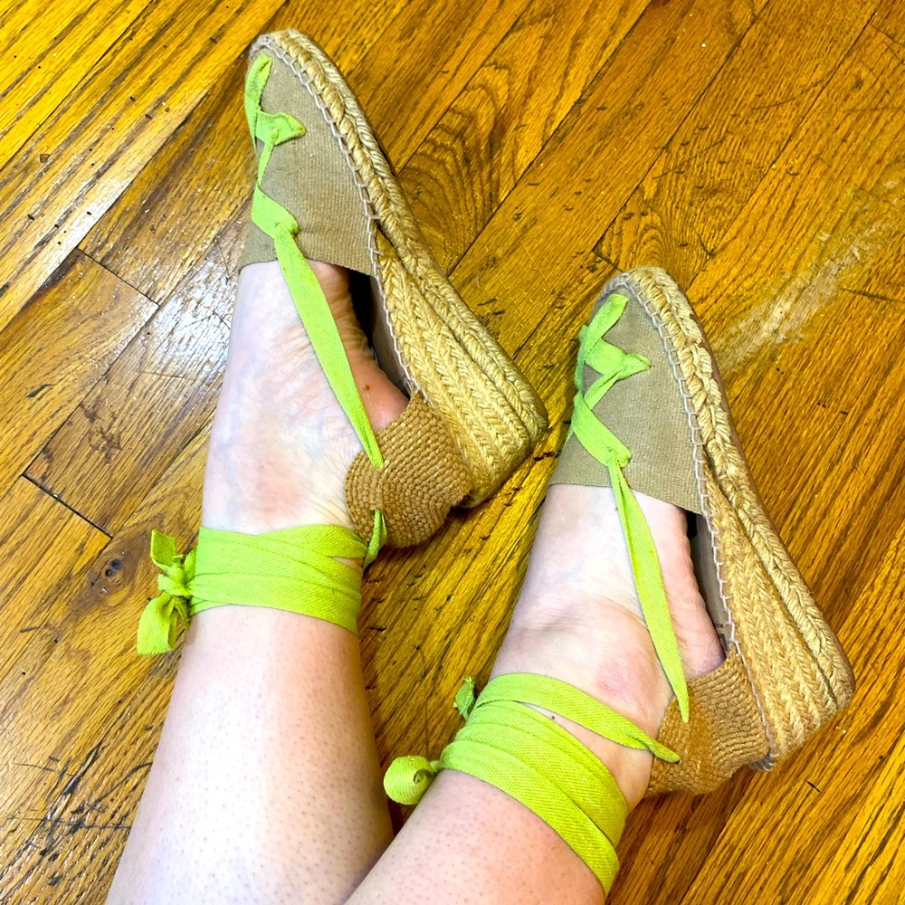Diego’s Espadrilles chartreuse bright green laces 1940s wedge sandals 38